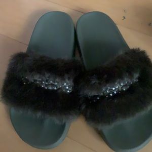 Bebe fur slippers
